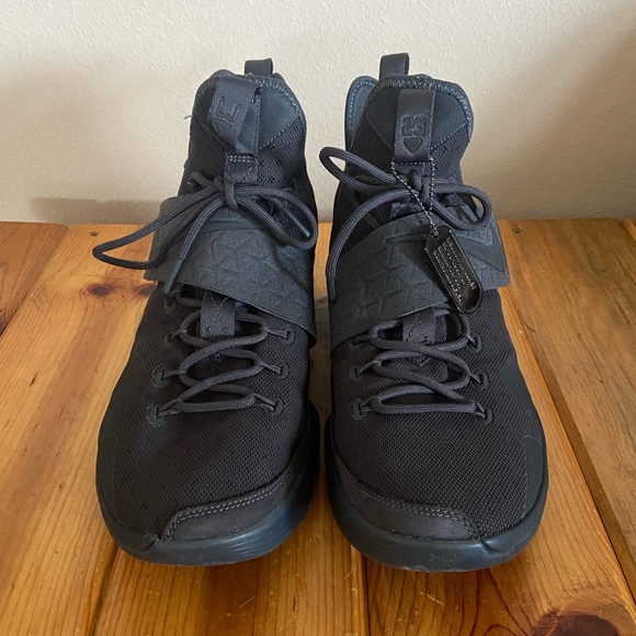 2017 LeBron 14 Limited 'Zero Dark Thirty' Size 13 - Picture 8 of 9